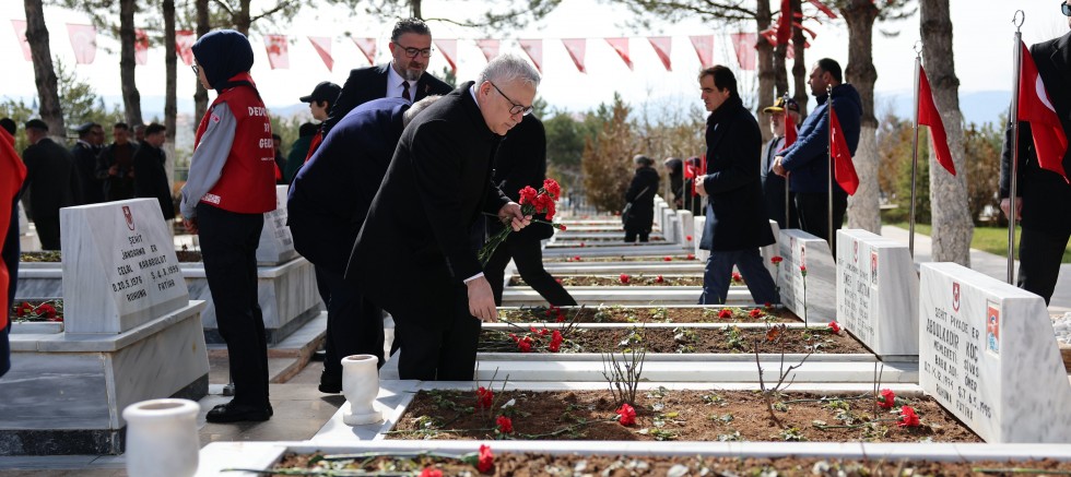 Divriği’de Şehitler dualarla anıldı   