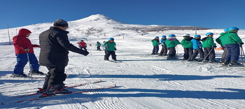 50 Divriğili Öğrenciye Kayak Eğitimi