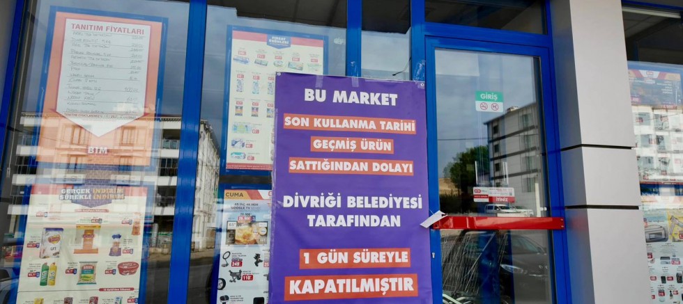 Son Kullanma Tarihi Geçmiş Ürün Satan Market Kapatıldı   