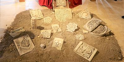 ‘Bozkırda Yükselen Tarih Divriği Ulu Cami ve Darüşşifası’ İsimli Sergi Açıldı