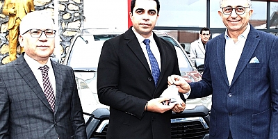 DİVSİAD BAŞKANI YILMAZ’DAN KÖYDES’E 4X4 ARAÇ BAĞIŞI