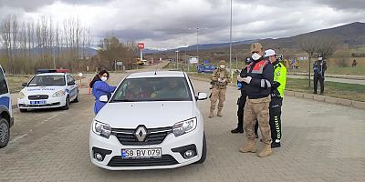 İlçeye Giren Herkesin Ateşi Ölçülüyor