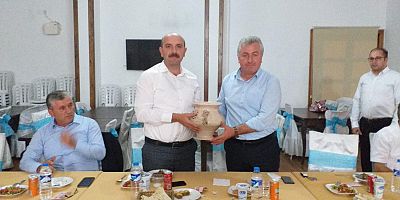 Kaymakam Öztabak veda yemeği ile uğurlandı