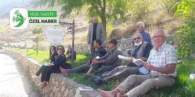 Kemaliye halkından madenlere karşı kitap okuma eylemi