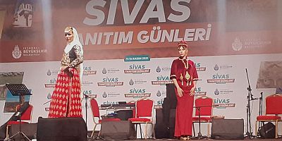 Kraliçeler Divriği Giysilerini Sundu