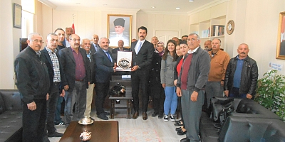 Muhtarlar Derneği’nden Kaymakam Mehmet Bek’e Ziyaret 