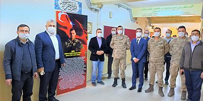 Şehitlerin isimleri sınıf kapılarında