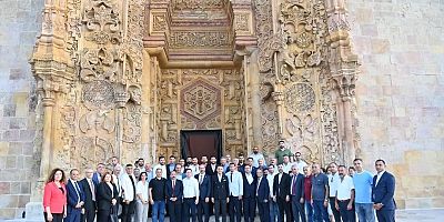 Sivaslı Başkanlar Divriği’de