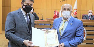 Vali Ayhan artık Sivaslı