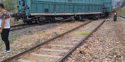 Yük treni raydan çıktı