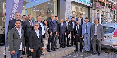 Zeki Özdemir  Divriği Esnafını Ziyaret Etti